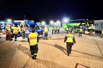 Stationäre Kontrollen an Grenze zu Polen und Tschechien haben begonnen - Grenzkontrollen fanden am Montagabend unter anderem in Breitenau statt. 