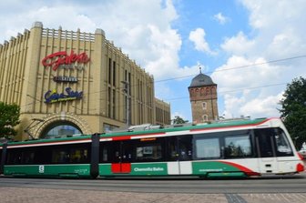 Statt Bußgeld: Chemnitzer City-Bahn und VMS verteilen Gratis-Masken -