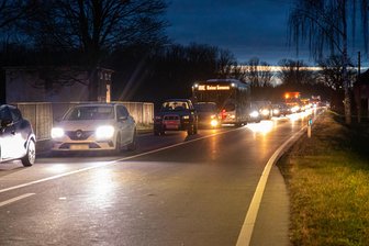 Stau auf der Pfaffenhainer Länge - Wegen eines Unfalls im Jahnsdorfer Ortsteil Pfaffenhain staute sich der Verkehr.