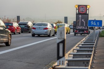 Stau-Check: Auf der A 4 geht auf Sachsens Autobahnen am häufigsten nichts mehr vorwärts - Auf der A 72 hat es nach Zahlen des ADAC 2024 deutlich weniger Staus gegeben als ein Jahr zuvor.