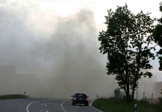 Staubwolke auf der A4