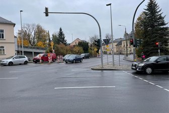 Staufalle in Freiberg beseitigt: Bebelkreuzung wieder freigegeben - Sperrung aufgehoben: Die Fahrt von der B 173 in Richtung Bahnhof und Brand-Erbisdorf ist wieder möglich.