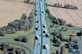 Staugefahr auf der Autobahn 72: Überholspur zwischen Chemnitz-Süd und Stollberg-West gesperrt - Auf der A 72 gibt es zwischen Stollberg und Chemnitz Baumaßnahmen.