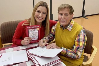 Stefanies neues Weihnachtsbuch - Stefanie und Eberhard Hertel signieren das neue Weihnachtsbuch.