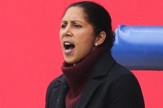Steffi Jones: Es ist mein Traumjob - Bundestrainerin Steffi Jones bereitet sich ab Mittwoch mit ihrem Team in Chemnitz auf das Länderspiel am nächsten Dienstag vor. Am Sonntag gibt es ab 16 Uhr auf dem Platz in Reichenbrand ein öffentliches Training.
