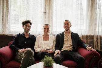 Steht der Kulturbahnhof Leisnig vorm Aus? - Das Gründerteam des Kulturbahnhofs (v. l.): Alireza Rismanchian, Kathryn Döhner und Christoph Schönbeck.