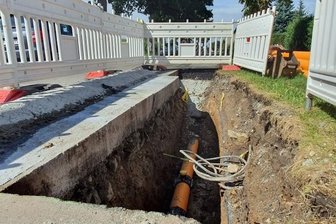 Steigende Baupreise bleiben Unsicherheitsfaktor - Der Versorger Eins baut das Erdgasnetz im Ort aus. Der erste Teil zwischen Ortseingang und Einmündung Dorfstraße ist fast fertig.