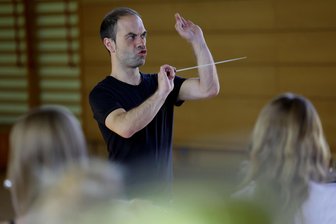 Steigerlied in neuem Gewand: Jugendblasorchester Bernsdorf spielt im „Weißen Lamm“ Hohndorf - Das JBO Bernsdorf ist unter Leitung von Robin Kürschner in Hohndorf zu erleben.