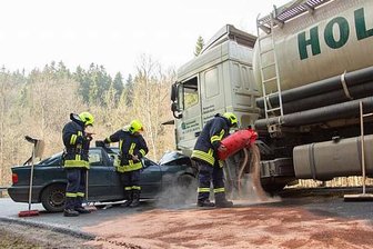 Steinbach: Kollision zwischen Laster und BMW -