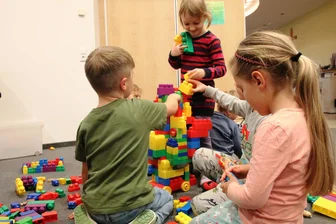 Steinberger Eltern müssen für Kinderbetreuung tiefer in die Tasche greifen - Die Kosten für die Kinderbetreuung in Steinberg steigen.
