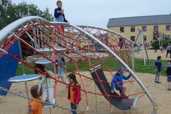 Steinberger Schüler nehmen neues Schulgelände in Besitz - 