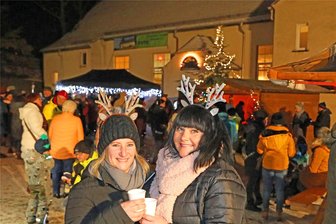 Steinpleiser laden am Samstag zur „Turnhallenweihnacht“ ein - Schon im vergangenen Jahr war die Stimmung auf der Turnhallenweihnacht in Steinpleis bombig.