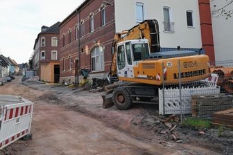Stellmöglichkeiten entstehen an neuer Stelle - Die alte Stadtbäckerei wurde verkauft. Hier wegfallende Stellplätze werden mit Flächen an der Lauterhofener Straße ersetzt. 