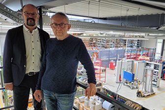 Stenner Schaltenanlagenbau profitiert von Erdwärme - Geschäftsführer Christian Weber (l.) und Prokurist Wolfgang Fischer. 