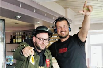 Stereoact: Star-Djs aus dem Erzgebirge "erneuern" nun Italo-Disco-Hit - Bringen am nächsten Freitag ihren neuen Remix heraus: Sebastian Seidel (links) und Rico Einenkel - besser bekannt Rixx und Ric oder Stereoact. 