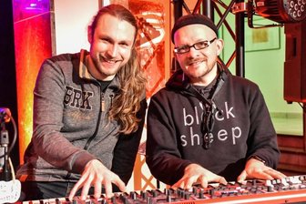 Stern-Combo Meißen: Manuel Schmid und Marek Arnold legen überraschende Kunstpop-Scheibe vor - Aufgepoppt: Manuel Schmid (links) und Marek Arnold.