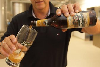 Sternquell-Beschäftigte erhalten mehr Geld - Für die rund 100 Beschäftigten der Plauener Sternquell-Brauerei gibt es einen neuen Haustarifvertrag.