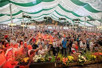 Sternquell Wiesn 2025 in Plauen: Alle News, Termine und Service auf einen Blick - Sternquell Wiesn 2025 in Plauen: Umzug, Programm, Fotos