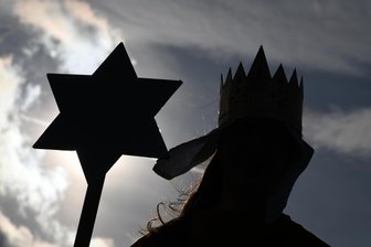 Sternsinger zu Gast im Landratsamt Erzgebirgskreis: Kleine Könige gegen Kinderarbeit - Die Sternsinger besuchten dieses Jahr wieder das Landratsamt Erzgebirgskreis.