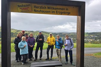Sternwanderung um Neuhausen: Gelungene Premiere zu den Herbstwanderwochen im Erzgebirge - In Neuhausen haben die Herbstwanderwochen begonnen.