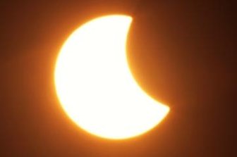 Sternwarte lädt zur Beobachtung - Etwa zehn Prozent der Sonne werden am Donnerstag im Vogtland bedeckt sein.