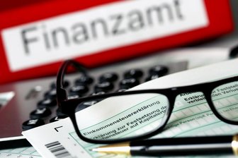 Steuererklärung für 2024: Diese neun Dinge kann fast jeder absetzen - Je mehr absetzbare Kosten Beschäftigte in ihrer Steuererklärung angeben, umso mehr sinkt ihre persönliche Steuerlast.
