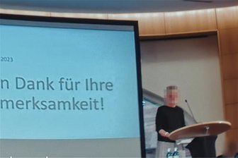 Steuerspar-Tipps für Superreiche: Finanzministerium schweigt zu Auftritt von Topbeamtin - Die Ministerialrätin spricht in einem hessischen Luxushotel.