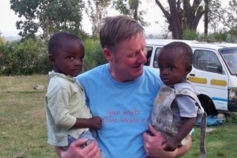 Stille Helfer mit Herz -  Der Augustusburger Handwerker Frank Krumbiegel in Chwele (Kenia). 