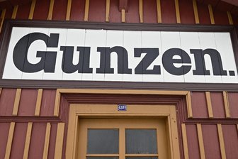 Stillgelegte Bahnstrecke im Vogtland: Steigt ein neuer Streckenbetreiber ein? - An jedem ersten Sonntag im Monat gibts Musik im Bahnhof Gunzen. Fährt bald der Zug wieder hin?
