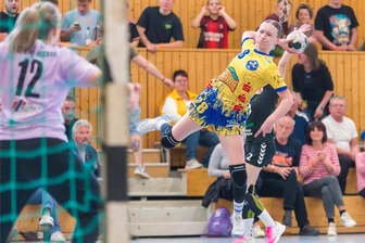 Stimmung der Marienberger Handballerinnen trotz Niederlage ungetrübt - Gehörte gegen Leipzig-Mockau zu den jüngsten Marienbergerinnen und erzielte trotzdem zwei Tore: B-Jugend-Spielerin Sarah Martin.