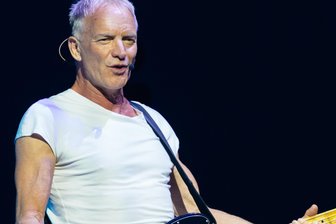 Sting eröffnet seine 3.0-Welt-Tour zu den Musikfestspielen in Dresden - Ein Gentleman auf der Bühne: Sting am Samstagabend in der Messe Dresden.