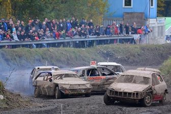 Stockcar-Rennen lockt mehr als 2000 Schaulustige an -