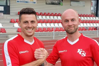 Stollberger Fußballer lassen es im ersten Test krachen - Guido Heßmann (links) soll beim FC Stollberg in der kommenden Saison die Abwehr stabilisieren. Trainer Rico Knopf verspricht sich viel vom Routinier.