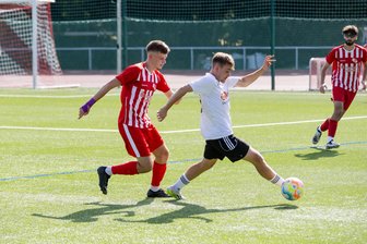 Stollberger gewinnen in der Nachspielzeit - Moritz Heuschkel (links, hier in einem früheren Spiel) hatte mit zwei Treffern gegen Eiche Reichenbrand entscheidenden Anteil am Sieg seiner Stollberger Mannschaft.