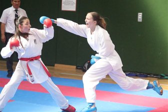 Stollberger Karateka überzeugen beim World Cup in Österreich - Fabienne Baberske geht voran. Die 16-Jährige sicherte sich wie vor zwei Jahren die Bronzemedaille in ihrer Altersklasse.