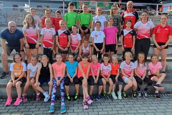 Stollberger Leichtathleten ziehen positive Saisonbilanz - Die Stollberger Trainingsgruppe des LV 90 Erzgebirge hat in der vergangenen Saison mit tollen Leistungen überzeugt.