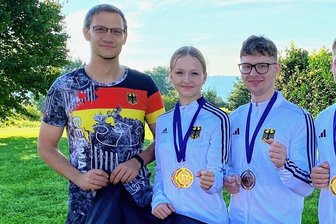 Stollberger rocken die Tatami - Ein Ausflug, der sich gelohnt hat: Nils (r.) und Hans Fiedler sowie Fabienne Baberske sammelten bei der Europameisterschaft in Belgien fünf Medaillen. Das machte auch Fabiennes Papa Andreas, der als Betreuer dabei war, stolz.