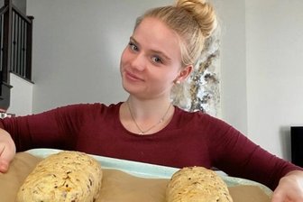 Stollen backen in Kanada - via Internet - Elina Matthes beim Stollenbacken via Internet. 