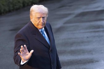 Strafzölle gegen Nachbarn und China: US-Präsident Donald Trump pokert mit hohem Risiko - US-Präsident Donald Trump meint, die von ihm verhängten Zölle könnten auch den Amerikanern „etwas Schmerz“ bescheren. Erste Folgen sind indes schon spürbar.