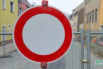 Straßen in zwei vogtländischen Orten für Wochen dicht - Zur Vollsperrung wegen der Verlegung von Stromkabeln kommt es in Tirpersdorf und Schloditz.
