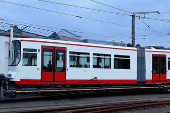 Straßenbahn nach Frischzellenkur zurück in Zwickau - Die Straßenbahn ist nach der Hauptuntersuchung und Modernisierung zurück in Zwickau.