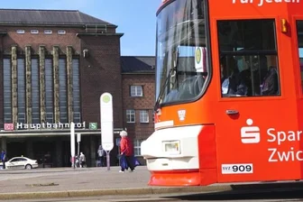 Straßenbahnen erhalten mobile Fahrausweisautomaten -