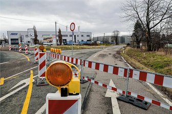 Straßenbau im Landkreis Zwickau - Wo die größten Maßnahmen anstehen - Die B 180 bei Hohenstein-Ernstthal ist schon länger Baustelle und Ärgernis zugleich. Jetzt steht dort der nächste Bau an. 