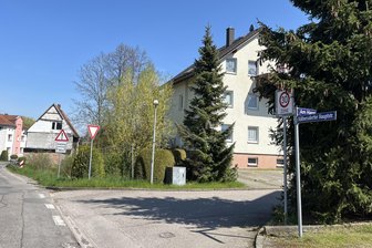 Straßenbau in der Warteschleife: Was die Verzögerungen in Köthensdorf bedeuten - Seit Jahren warten die Köthensdorfer auf die Sanierung ihrer Hauptstraße. Wann geht es los?