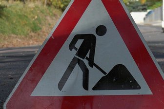 Straßenbau in Klingenthal: Gastronomen kritisieren Beschilderung - Gastronomen kritisieren die Ausschilderung der Straßenbauarbeiten in Klingenthal.