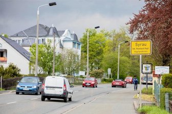 Straßenbau in Syrau: Bundesstraße im Sommer sechs Wochen voll gesperrt - Die durch Syrau verlaufende B 282 wird im Sommer wegen Bauarbeiten für sechs Wochen für den Durchgangsverkehr voll gesperrt. 