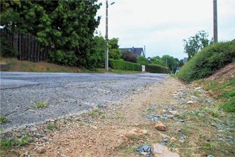 Straßenbau in Zobes geht ins Geld - Eigentlich wäre ein grundhafter Ausbau nötig, aber das Geld reicht nur für eine Deckensanierung.