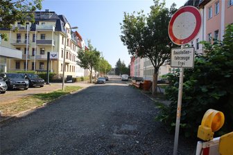 Straßenbau in Zwickau: Diese Straßen werden im zweiten Anlauf doch noch gebaut - In Zwickau-Pölbitz wird die Feodorstraße grundhaft erneuert. Noch diesen Monat ist der Baubeginn für das Vorhaben, das die Stadt zusammen mit den Wasserwerken in Angriff nimmt.