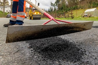 Straßenbau: Marienberg gibt für Flickung kleines Vermögen aus - Sobald der Winter vorbei ist, soll in Marienberg und den Ortsteilen mit der Straßenflickung begonnen werden.
