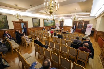 Straßenbau und Schrottimmobilien: Das waren Themen bei der Einwohnerversammlung in Hohenstein-Ernstthal - Nur wenige sind zur Einwohnerversammlung in den Ratssaal gekommen.